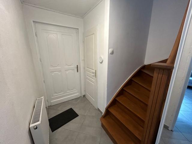 Maison semi individuelle rénovée avec gout, développant 125m