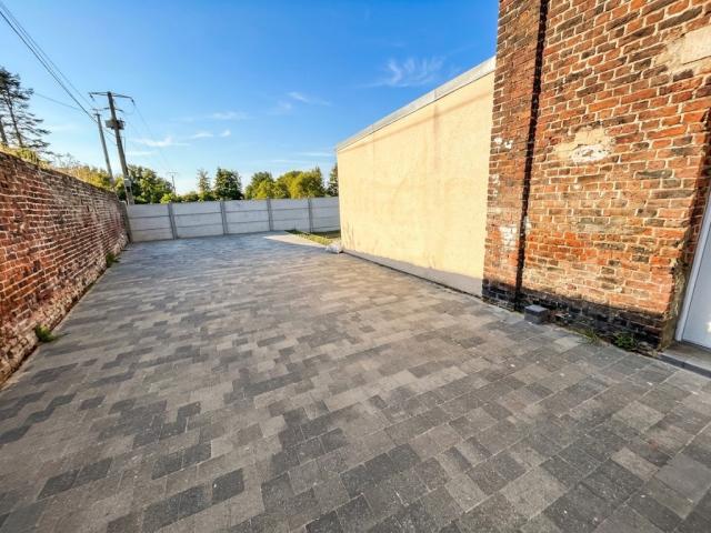 Maison de campagne semi individuelle développant 120m2 et bâ