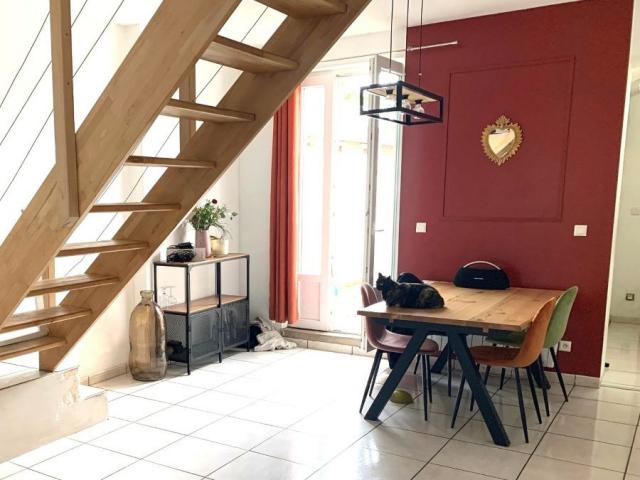 Maison de ville mitoyenne des années 30 développant 73,38m2 