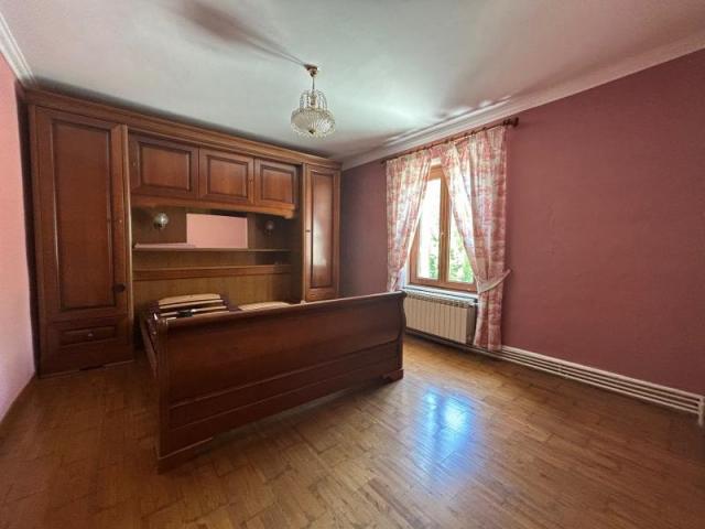 Maison bourgeoise Semi individuelle développant de beaux vol