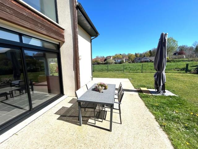 Pavillon individuel semi plain pied de 2013 développant 157m