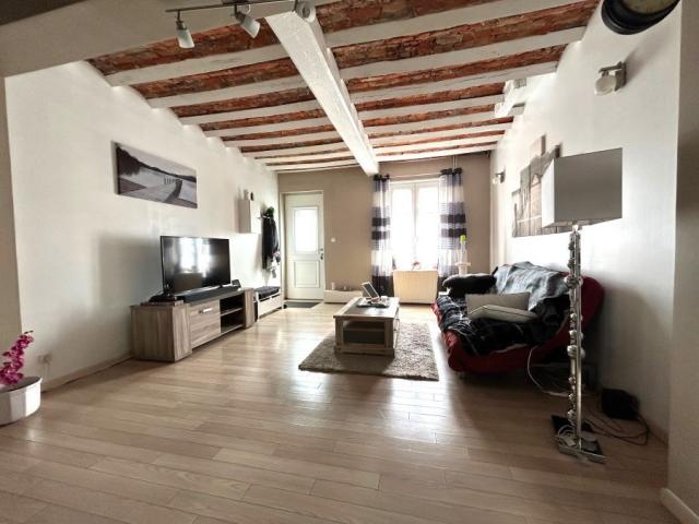 Maison de ville mitoyenne de 86m2 en excellent état bâtie su