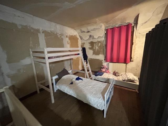 Proche A23, beau potentiel pour cette maison à rénover dével