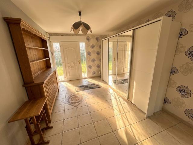 Pavillon individuel de plain-pied développant 144m2 et bâti 