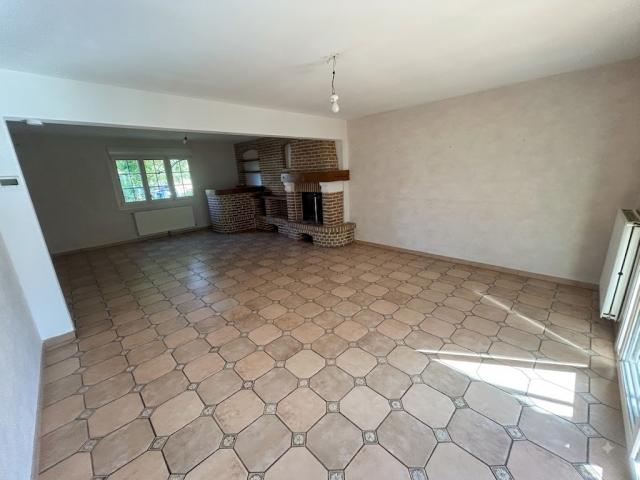 Pavillon individuel de 153m2 bâti sur une parcelle de 1941m2