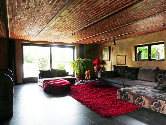 Corps de ferme entièrement rénovée avec matériaux de qualité