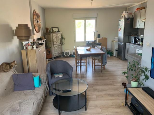 Immeuble à usage mixte, idéal investissement, comprenant RC 