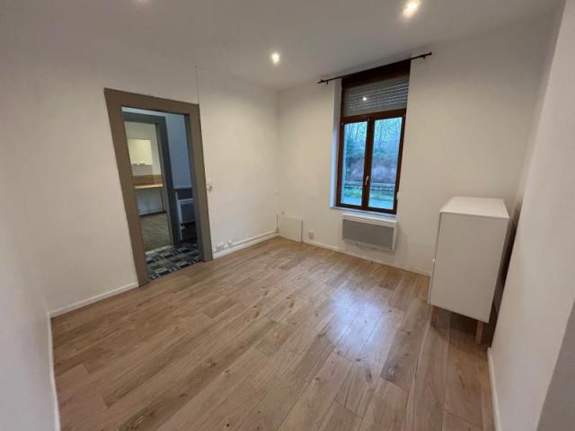 Maison 1930 individuel très bon état développant 80m2 et bât