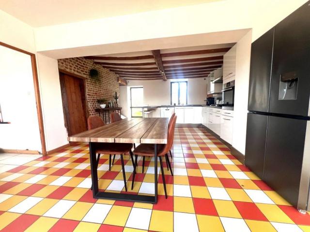 Longère individuelle développant 172,34m2 et bâtie sur 1408m