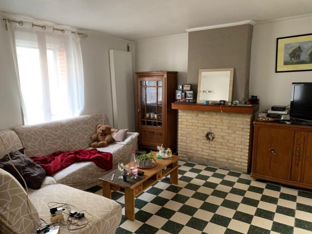 Maison de ville mitoyenne avec jardin et garage indépendant 