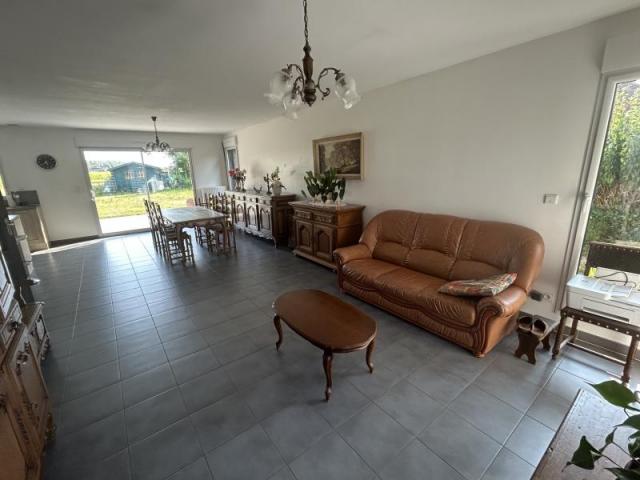 Plain-pied individuel achevé en 2014 développant 110,85m2 et
