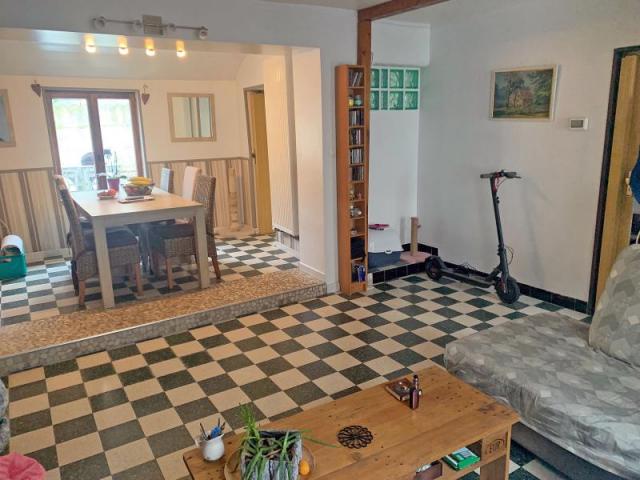 Maison de ville mitoyenne avec jardin et garage indépendant 