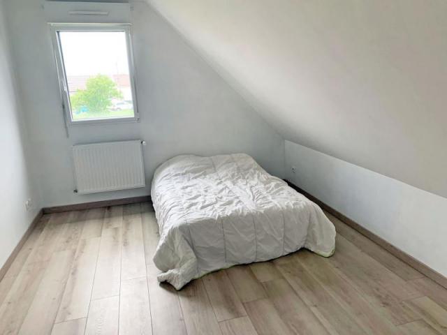 Pavillon individuel semi-plain-pied de 2015 avec piscine, vu