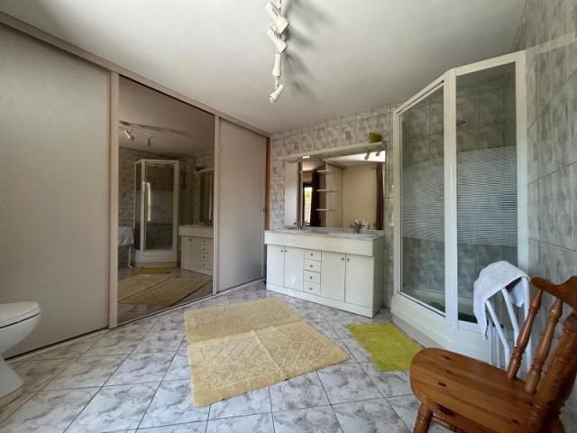 Maison bourgeoise Semi individuelle développant de beaux vol