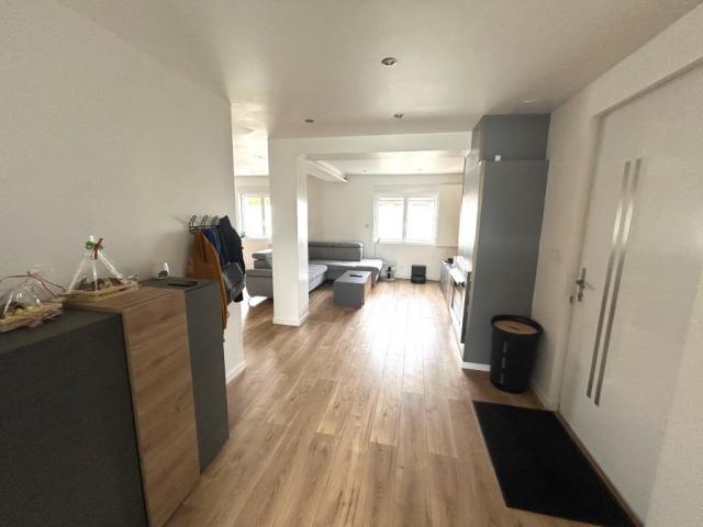 Maison semi-individuelle de 118m2 rénovée bâtie sur une parc