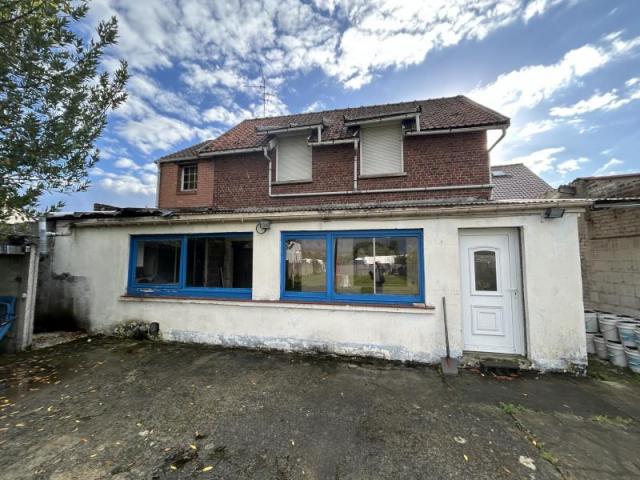Proche A23, beau potentiel pour cette maison à rénover dével