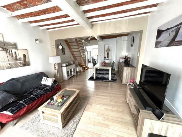 Maison de ville mitoyenne de 86m2 en excellent état bâtie su