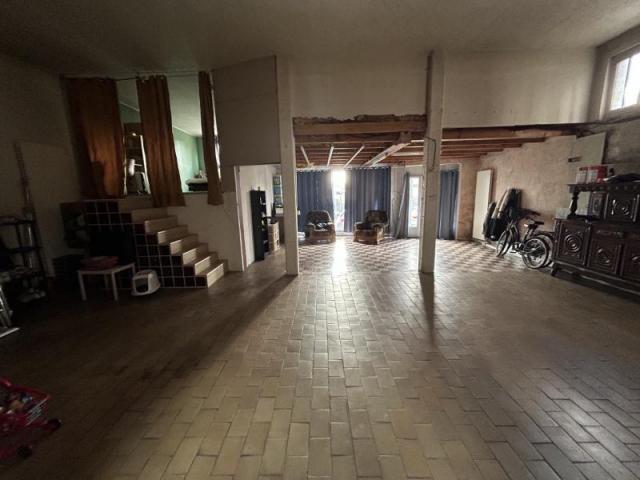 Proche A23, beau potentiel pour cette maison à rénover dével