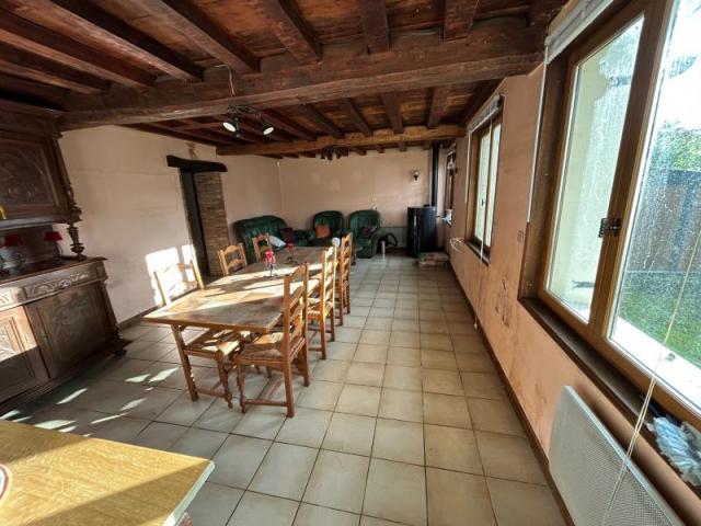 Fermette en L à rénover complétement développant 152m2 et bâ