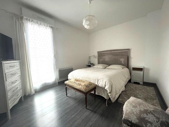 Pavillon individuel R+1 de 2012 développant 115m2 et bâti su