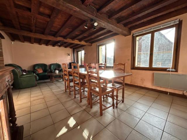 Fermette en L à rénover complétement développant 152m2 et bâ