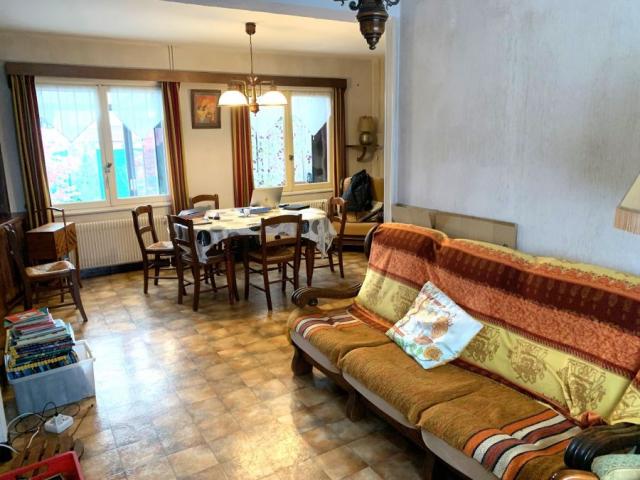 Maison semi individuelle de 93m2 avec garage bâtie sur une p