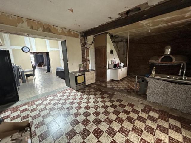 Proche A23, beau potentiel pour cette maison à rénover dével