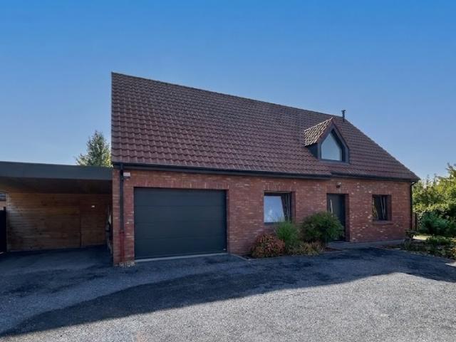 Pavillon individuel semi plain-pied de 2017 développant 142,