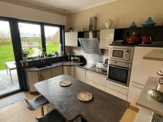 Pavillon individuel de 2010, prestations de qualité !!! 