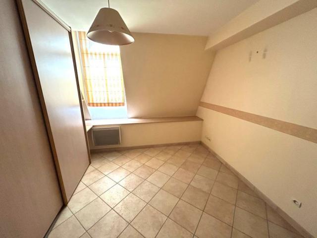 Centre ville appartement T2 dans résidence sécurisée avec as