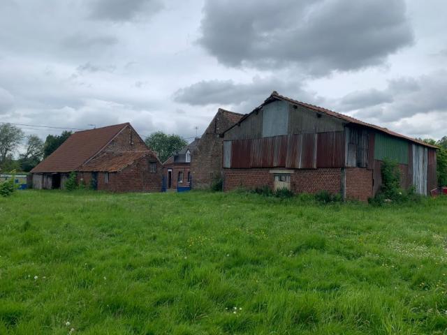 Ferme en U individuelle bâtie sur une parcelle de 11 732m2 !