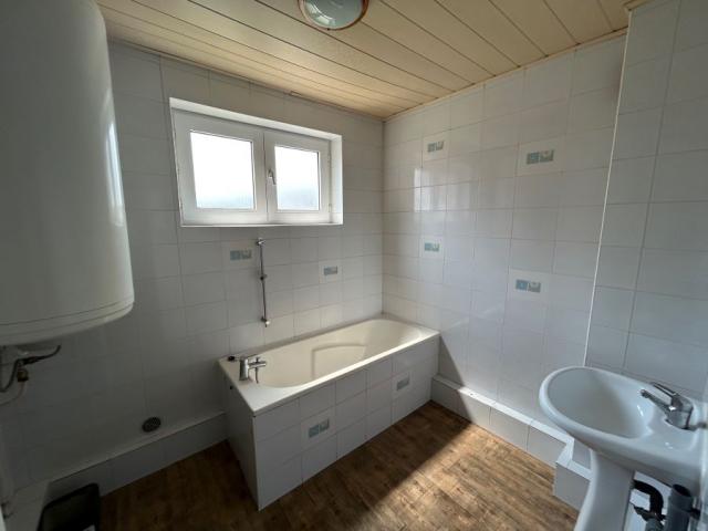 Maison semi individuelle des années 20 bâtie sur 352 m2 de t