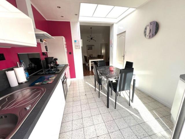 Maison de ville de 91m2 environ avec garage attenant bâtie s