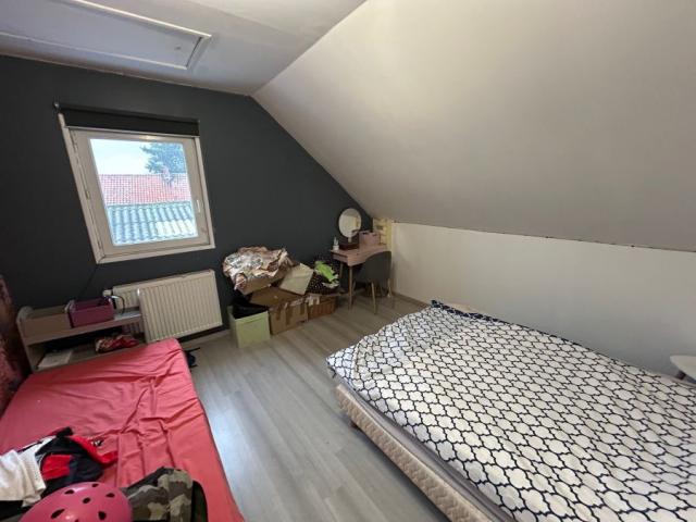 Maison de campagne rénovée développant 139m2 et bâtie sur un