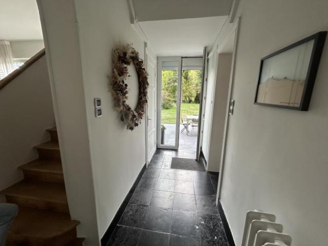 Maison de style bourgeoise double distribution développant 2