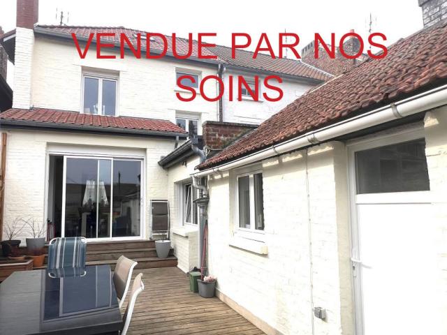 Maison semi individuelle située en secteur prisé, entièremen