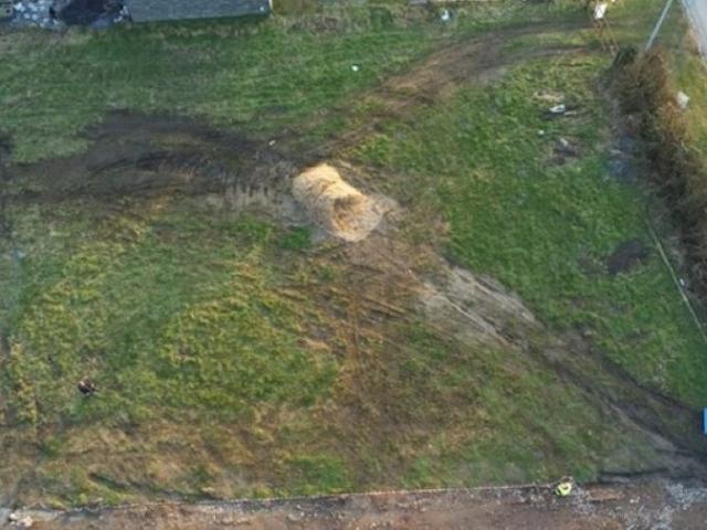 Terrain à bâtir de 954m2 exposé SUD/EST avec façade à rue de