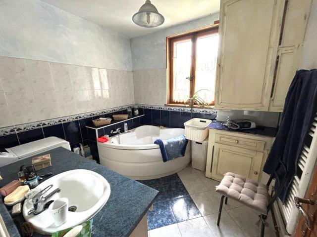 Maison de campagne individuelle de 156m2 bâtie sur une parce