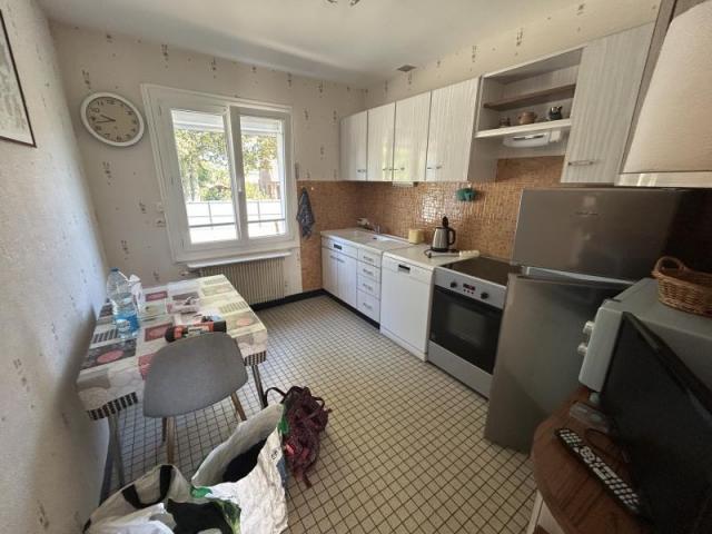 Plain pied individuelle à rénover développant 100m2 habitabl