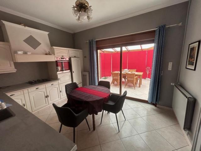 Maison bourgeoise Semi individuelle développant de beaux vol