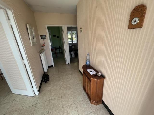 Plain pied individuelle à rénover développant 100m2 habitabl