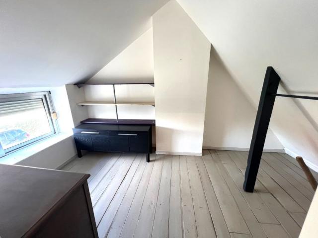 Maison individuelle style loft semi plain-pied située dans u
