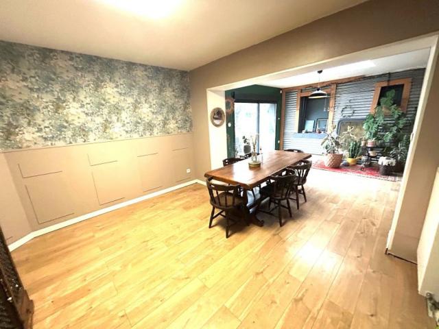 Porche des accès, maison rénovée avec charme et cachet !! 