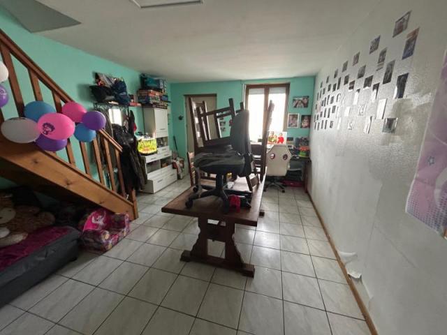 Maison 1930 mitoyenne développant 60m2 de superficie et bâti