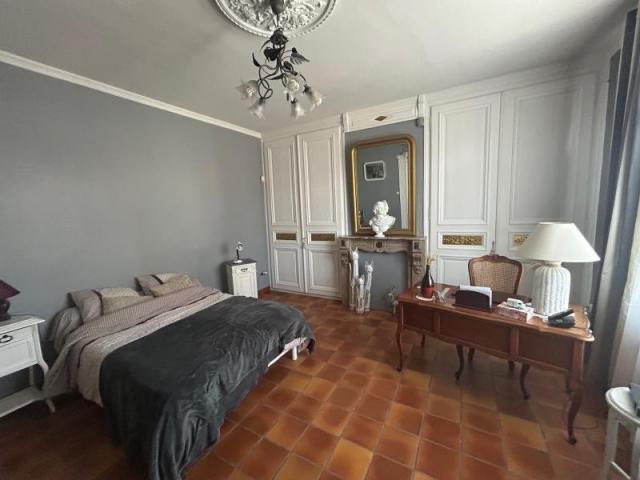 Maison bourgeoise Semi individuelle développant de beaux vol