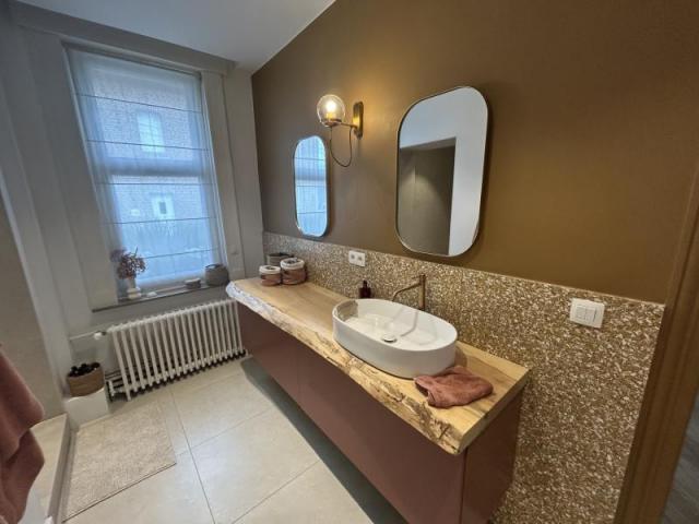 Maison de style bourgeoise double distribution développant 2