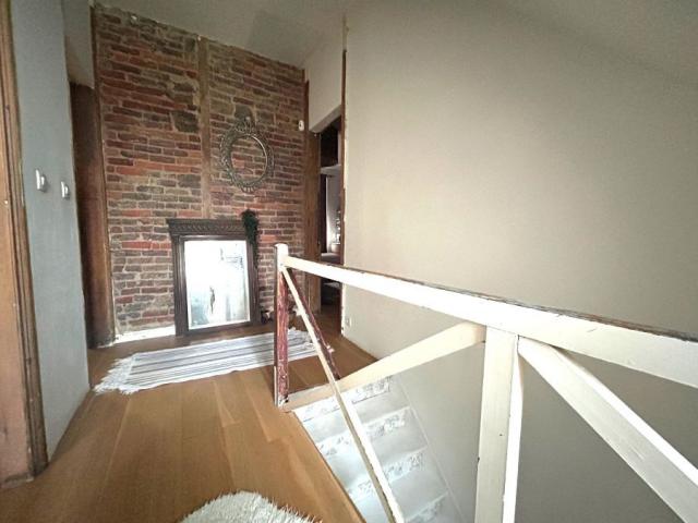 Porche des accès, maison rénovée avec charme et cachet !! 