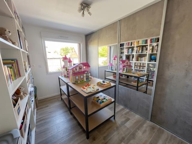 Pavillon individuel semi plain-pied de 2017 développant 142,