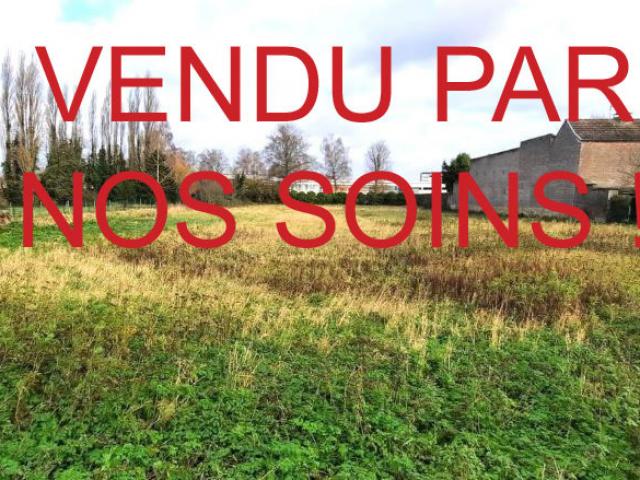 Terrain à bâtir, beau potentiel, en front de rue !