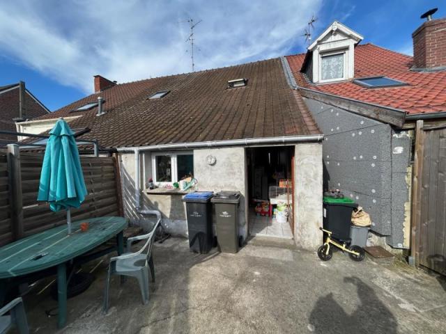 Maison 1930 mitoyenne développant 60m2 de superficie et bâti